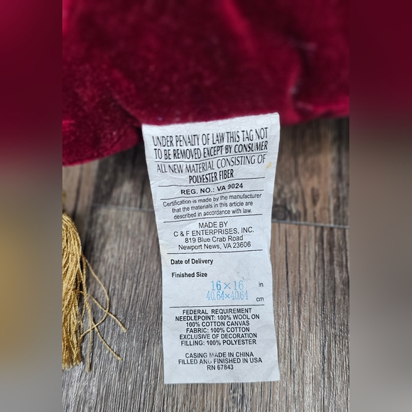 Merry Christmas Tapestry/Velvet Decorative Christmas Pillow 16X16 In Holiday - Picture 6 of 7